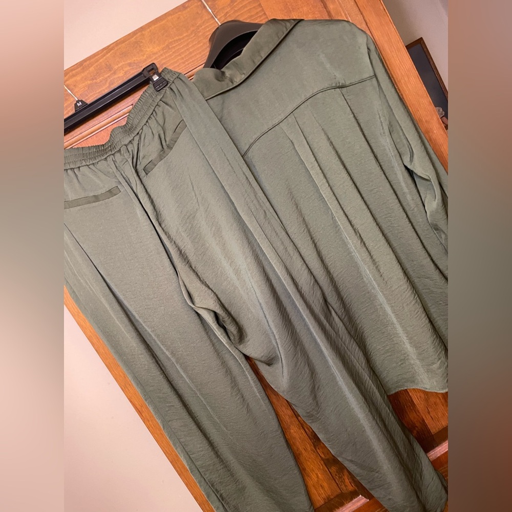 MICHAEL Michael Kors Olive Green Track Pants & Shirt Set - Picture 12 of 15